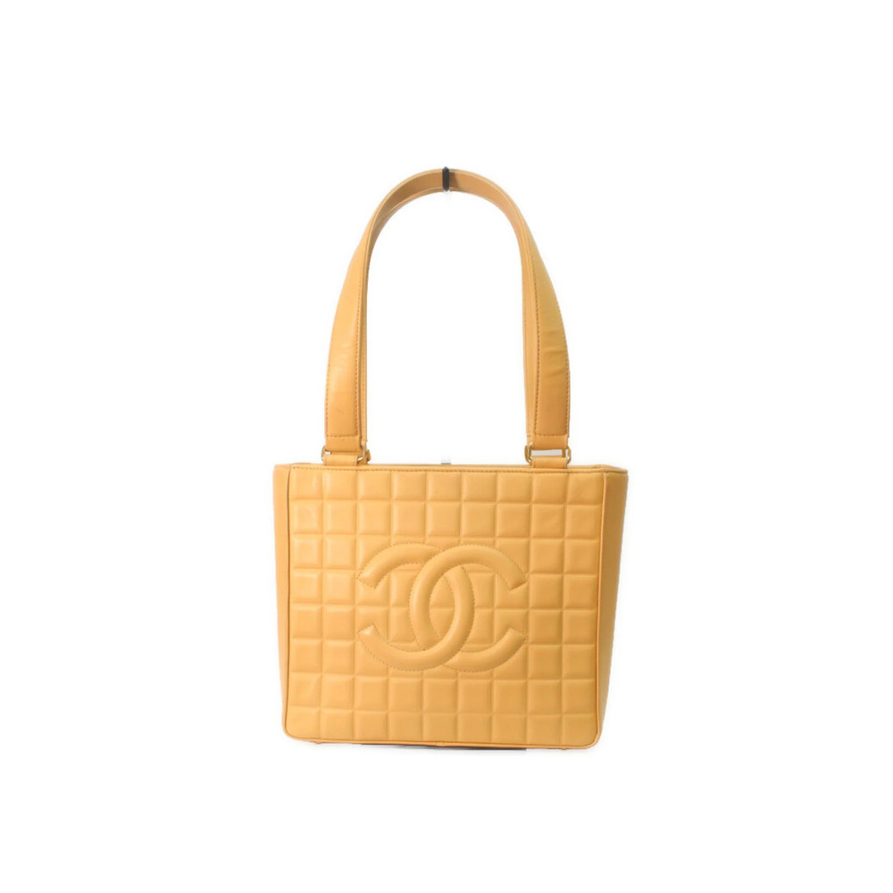 CHANEL Cream Lambskin Leather Bag
